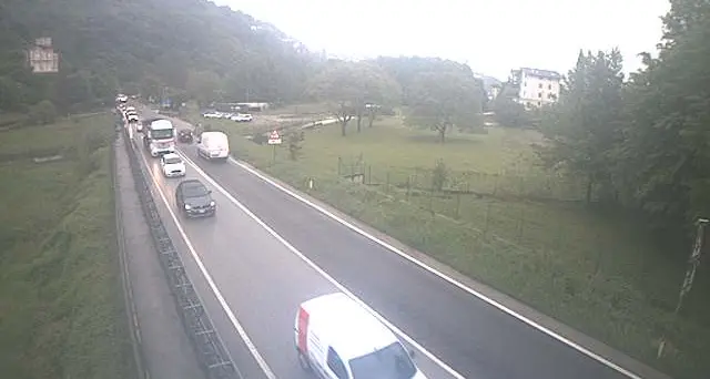 Incidente per un tir sulla statale della Valsugana: disagi al traffico fra Levico e Pergine