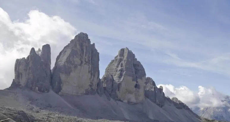 Tre Cime di Lavaredo, accesso solo su prenotazione: al via il numero chiuso per salvare la montagna