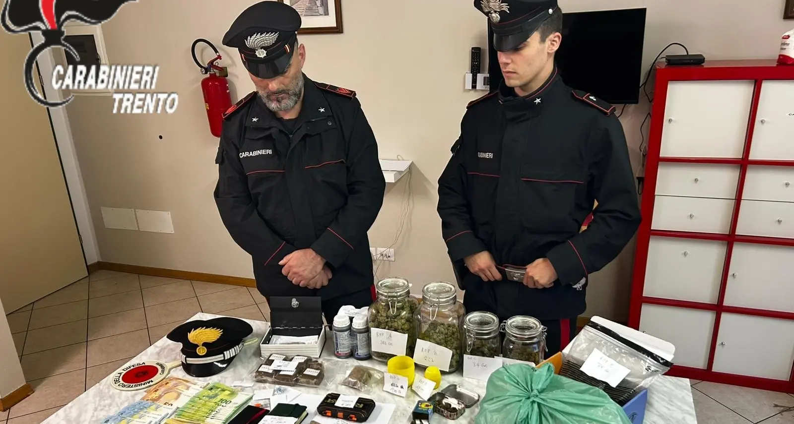 Valle del Chiese, giovane del posto arrestato: a casa oltre un chilo di droga