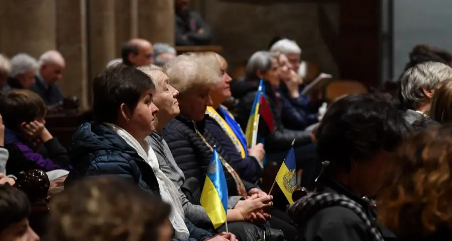 Trento, in Duomo la veglia di Pentecoste per la pace