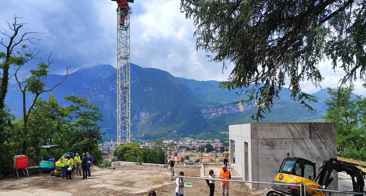 Mesiano: ascensore panoramico, prima corsa entro la fine dell'estate 2026