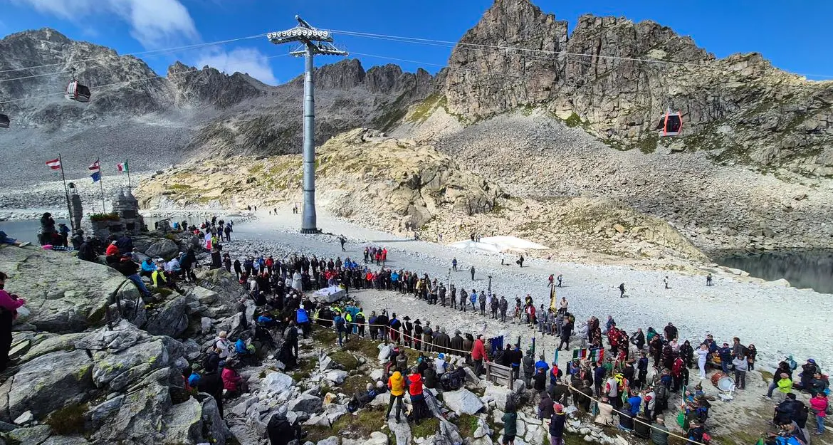 Festa della Fratellanza sul Presena: un ponte di pace e memoria fra Italia e Austria