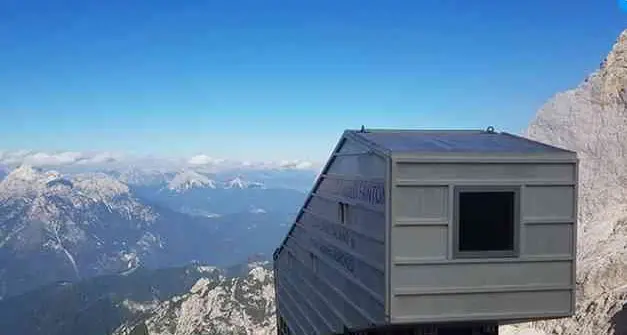 Cai in campo contro l'uso improprio dei bivacchi alpini \"mitizzati\" sui social come mete