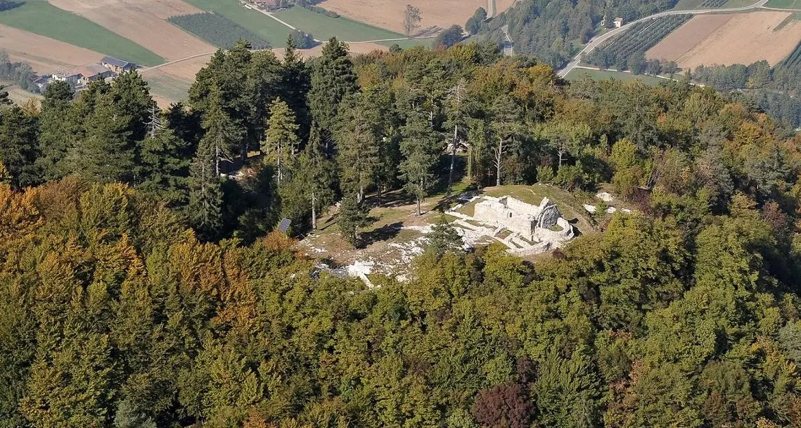 Monte San Martino, testimonianza delle antiche fortificazioni sulle Alpi