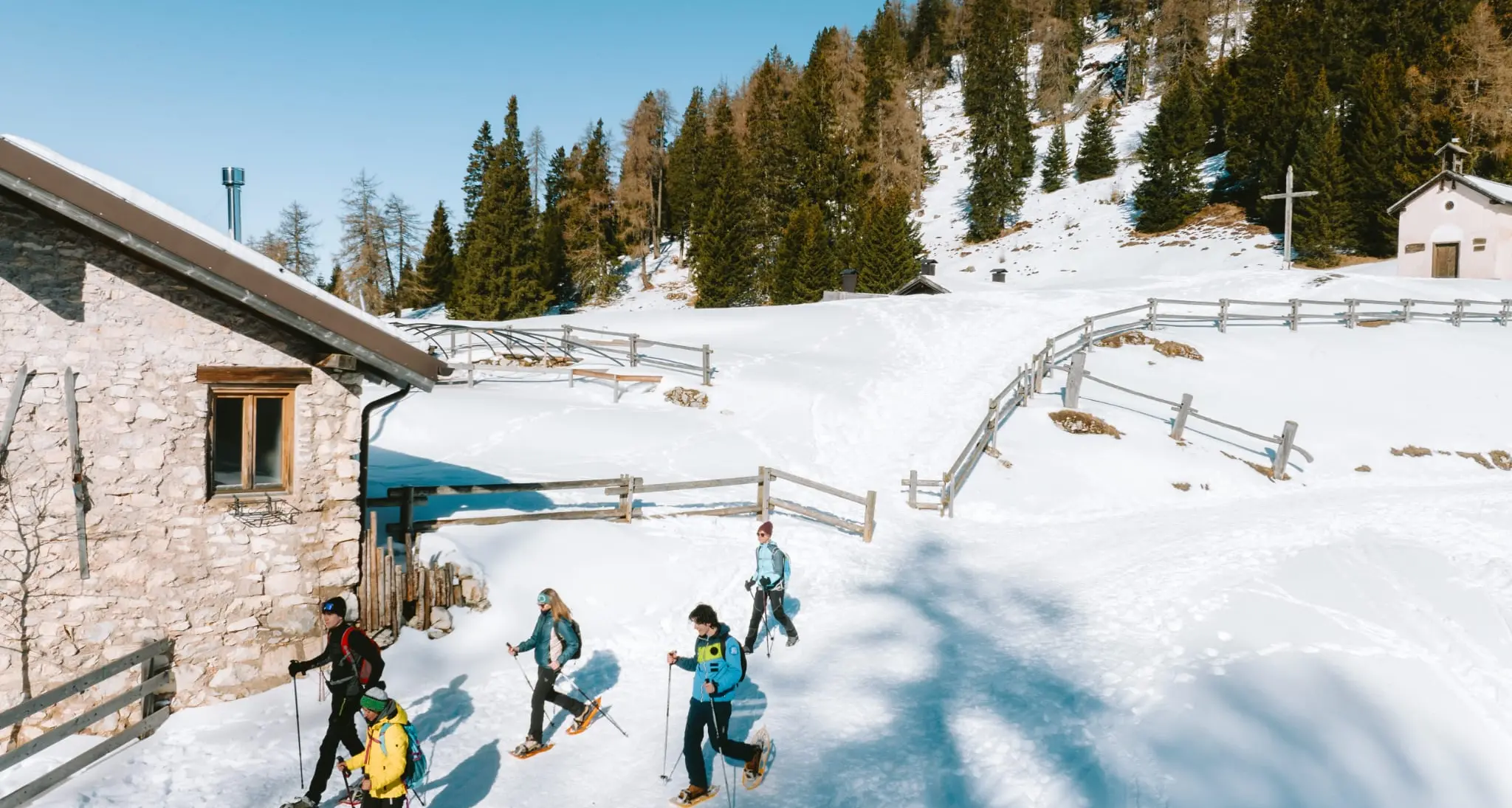 La val di Non invita a passare da malghe e rifugi aperti d'inverno