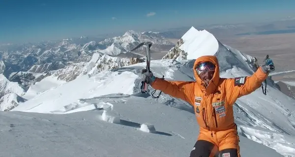 Simone Moro dopo l'attacco cardiaco: «Mi hanno curato, ora sto bene»