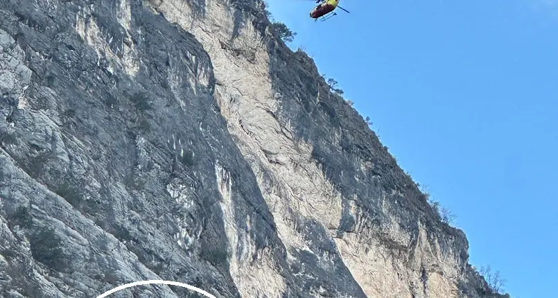 Tragico incidente tra Riva e Ledro: si lancia con la tuta alare e muore