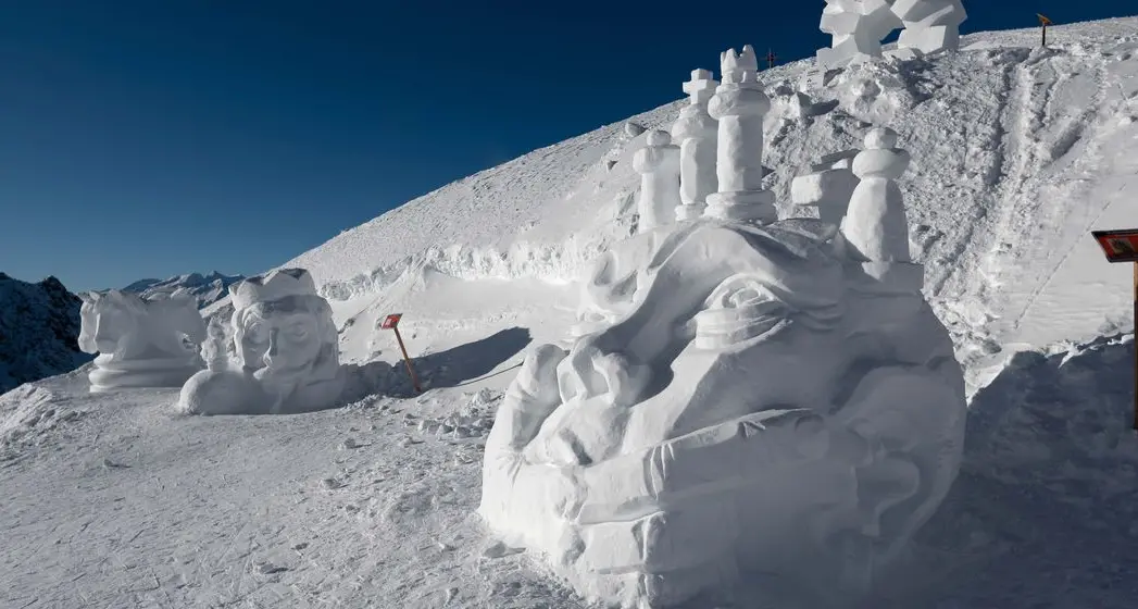 In valle Aurina torna lo spettacolo delle sculture su ghiaccio