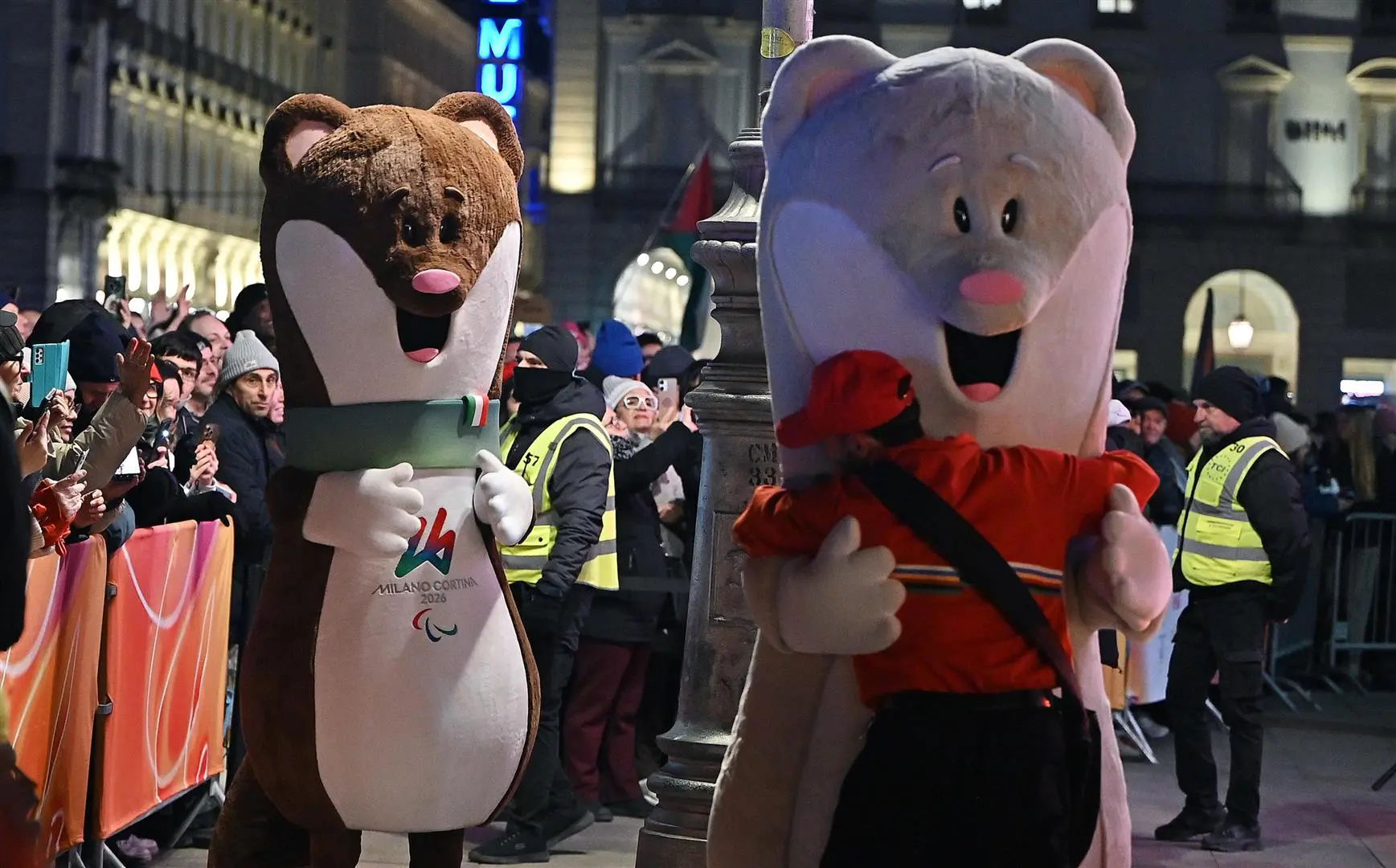 Pecco Bagnaia ultimo tedoforo porta la fiaccola olimpica Milano Cortina 2026 presso piazza Castello, Torino, 11 gennaio 2026 ANSA/ALESSANDRO DI MARCO