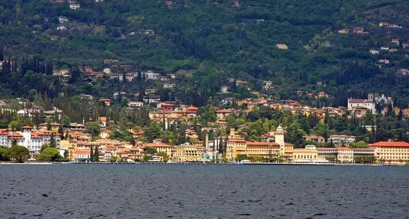 Garda bresciano, in vari comuni più case abitate saltuariamente che residenziali