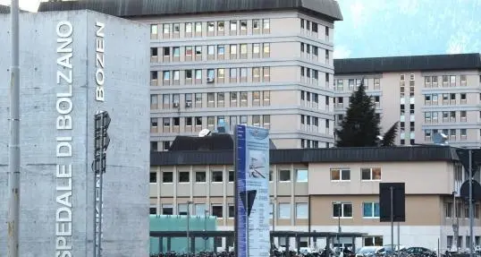 Val di Fassa, valanga su cinque scialpinisti: un ferito grave
