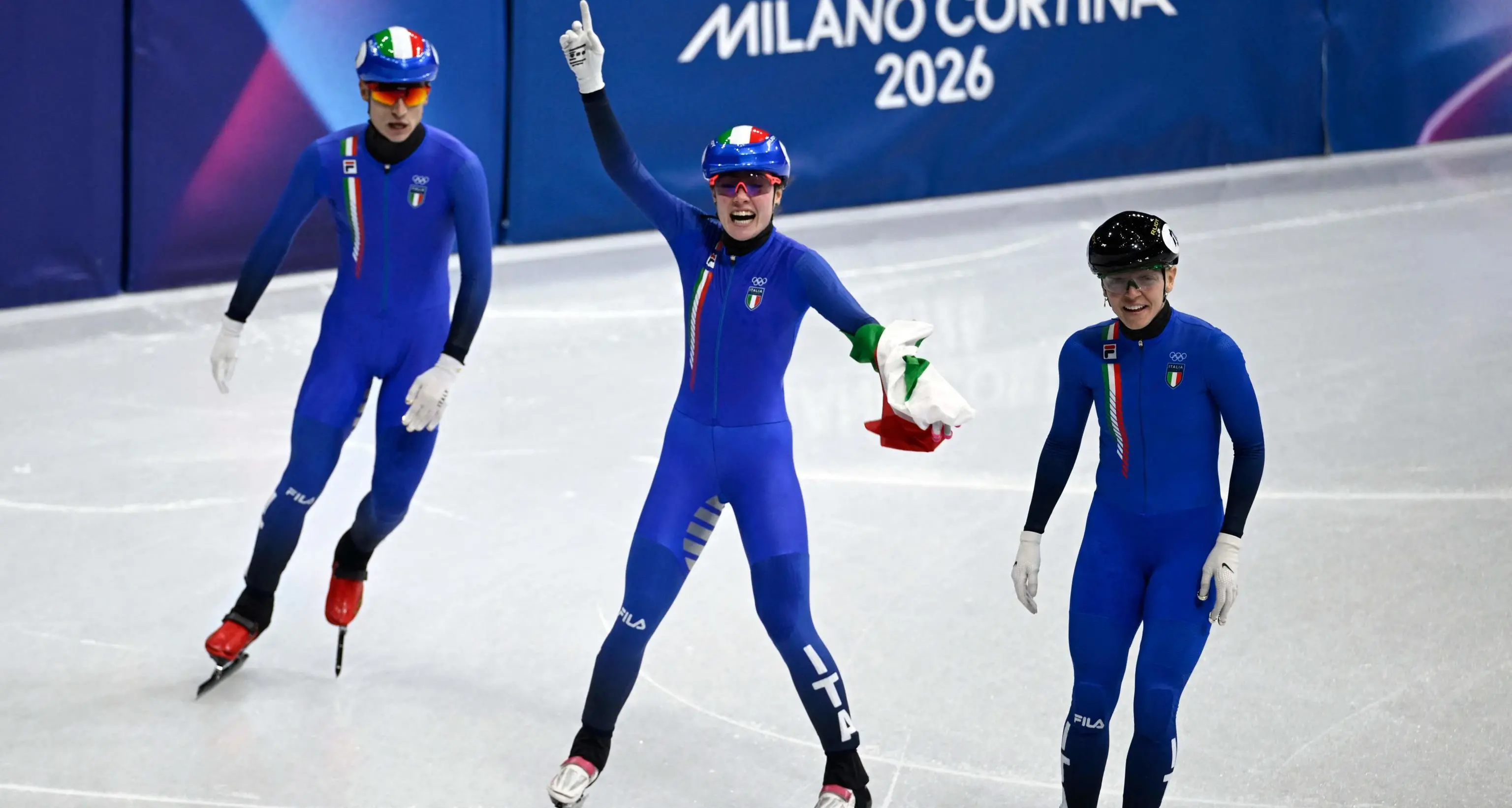 Festa azzurra e trentina: oro nella staffetta mista dello short track