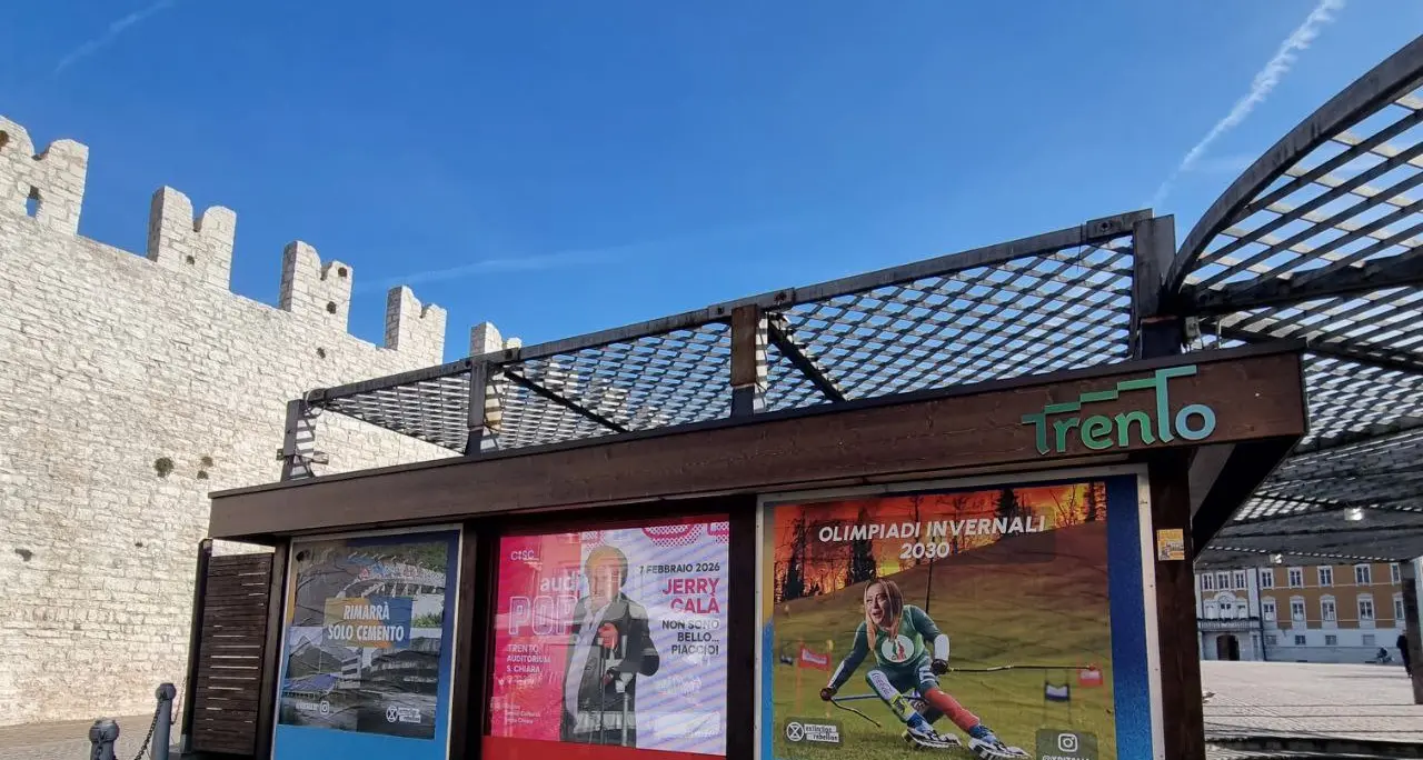 I Giochi e la tutela dell'ambiente: a Trento i “contro manifesti olimpici” di Extinction Rebellion