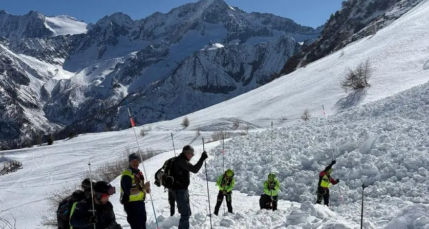 Grande valanga al Tonale: nessun ferito, appello alla massima prudenza