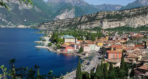 Vola il turismo sul Garda: quasi 28 milioni di presenze, Trentino «locomotiva»