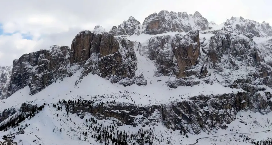 Overtourism, passo Gardena sarà a traffico limitato e punterà sul trasporto collettivo