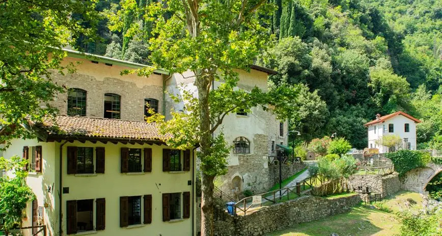 Toscolano Maderno, fra storia della carta e percorsi enogastronomici