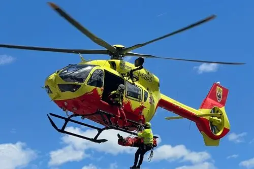 Brenta, escursionista ruzzola sul pendio: soccorso con l'elicottero
