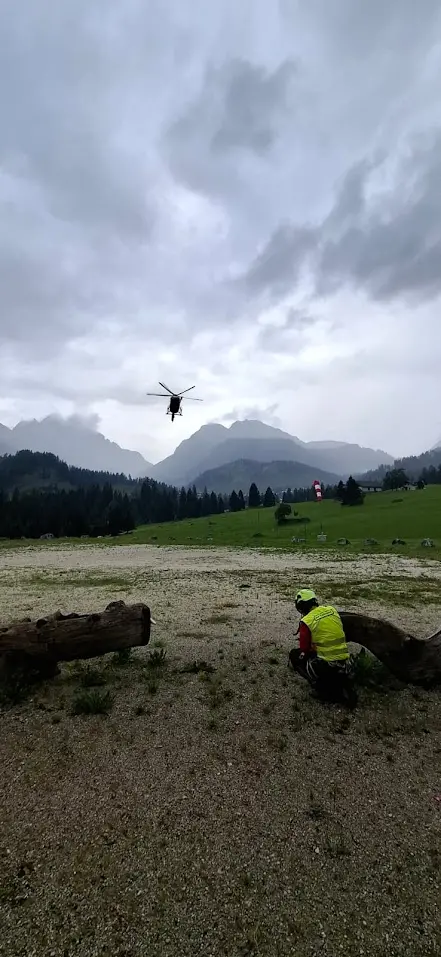 Fulmine colpisce la ferrata Bolver Lugli, tre escursionisti soccorsi sulle Pale: uno è ferito