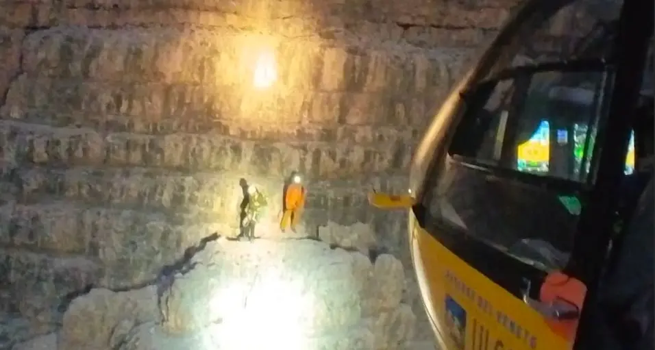 Bloccati sulla Cima Grande con il freddo: quattro alpinisti recuperati