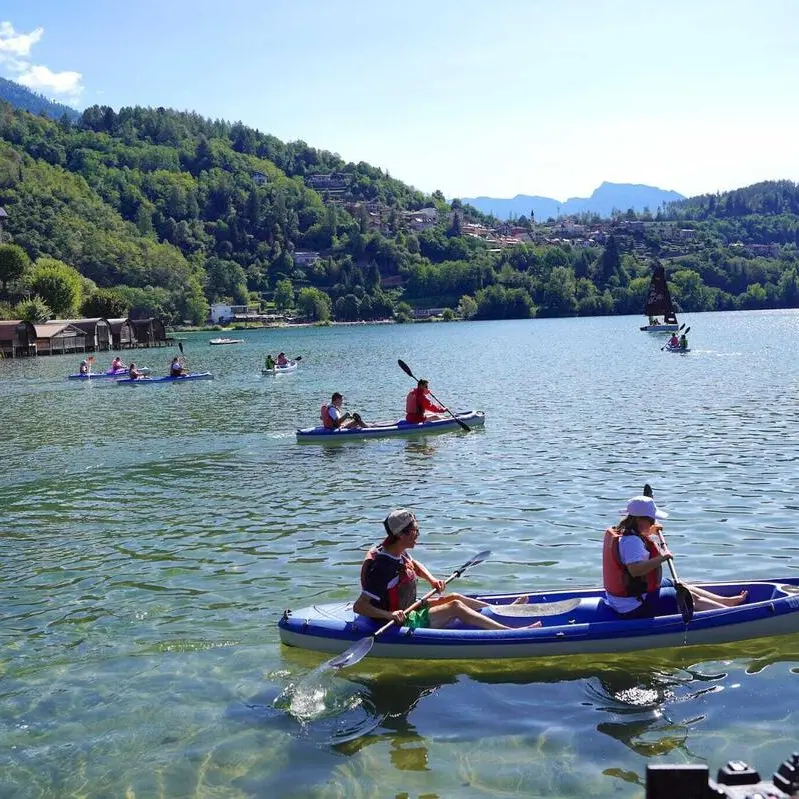 Kajak e barca a vela per giovani con fragilità e difficoltà