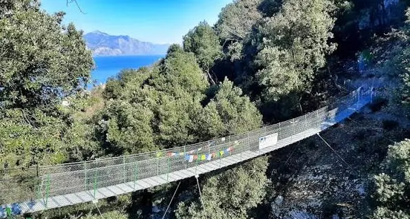 Torri del Benaco, ponte tibetano chiuso per manutenzione