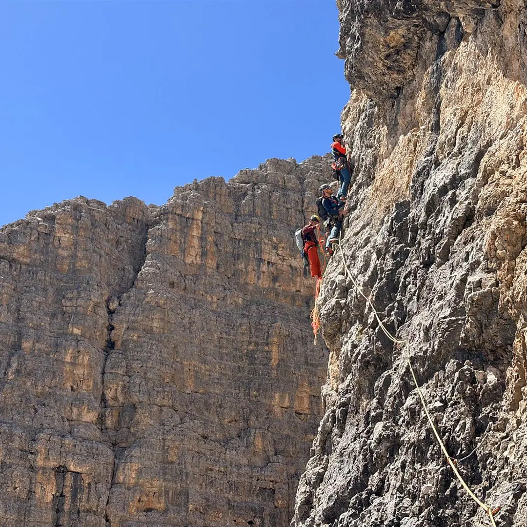 Le sezioni Sat di Rovereto e Mori celebrano la Scuola di alpinismo e scialpinismo Castel Corno