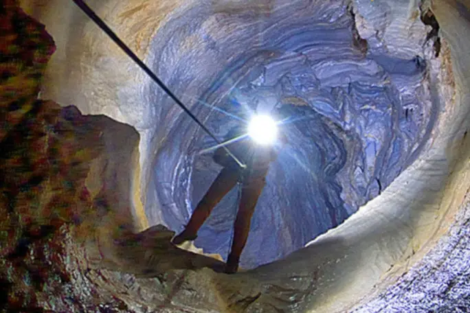Speleologia, il racconto di un'emergenza per scoprire le attività nel mondo sotterraneo