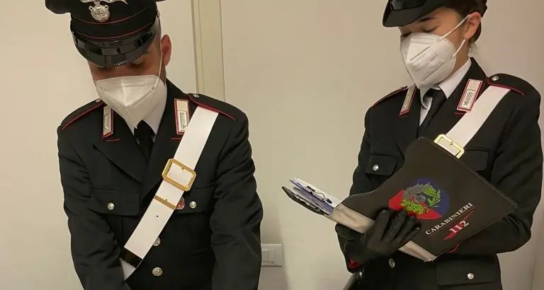 Spaccia cocaina mentre è ai domiciliari, arrestato a Mezzolombardo