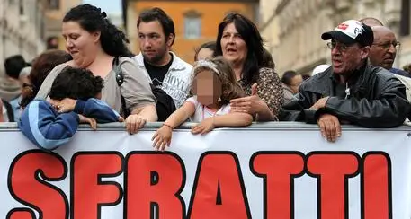 Emergenza casa, sindacati all’attacco: “Subito un accordo per tutelare gli inquilini”
