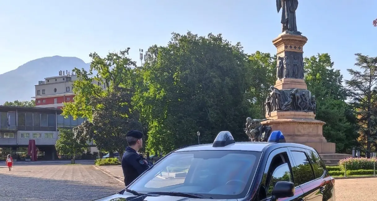 Trento, senza casco sulla moto rubata: arrestato dopo un lungo inseguimento