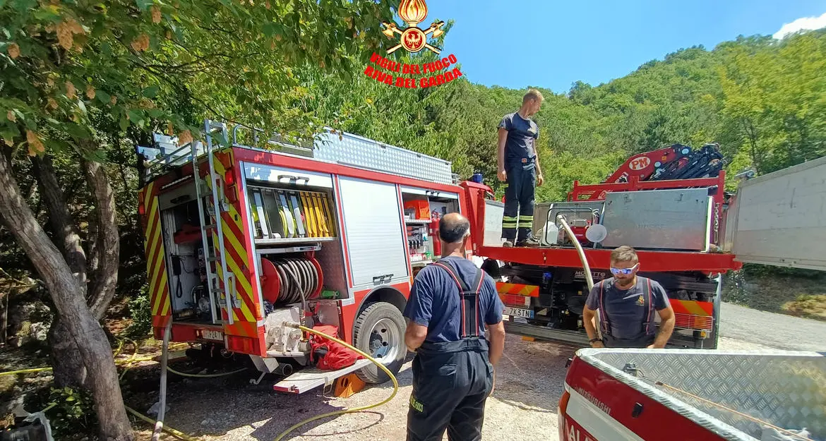 Monte Baldo, domato l’incendio: in corso la bonifica del territorio