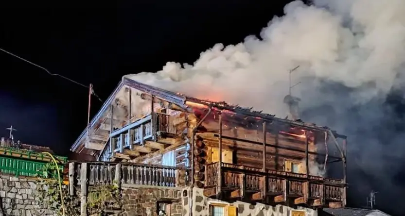 Primiero: casa in fiamme a Caoria, nessun ferito, una famiglia evacuata
