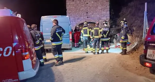 Schianto a Lasino: esce di strada e finisce contro un muro perdendo la vita