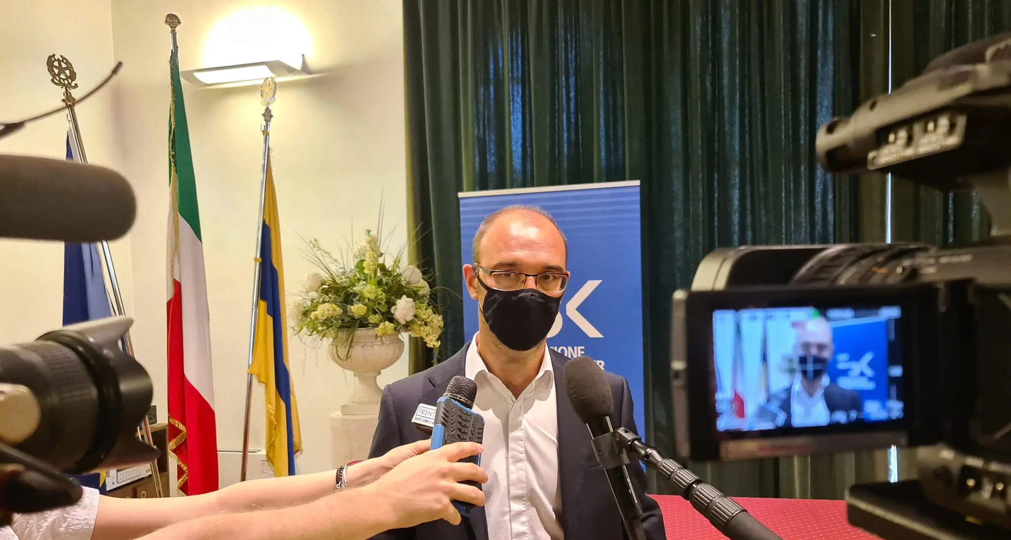 L'Aquila di San Venceslao consegnata all'epidemiologo Stefano Merler