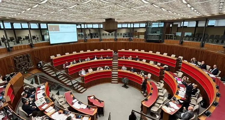 Terzo mandato presidenziale in Trentino, passa la procedura d’urgenza. Soini: «Mi hanno chiesto di non votare, è inaudito»