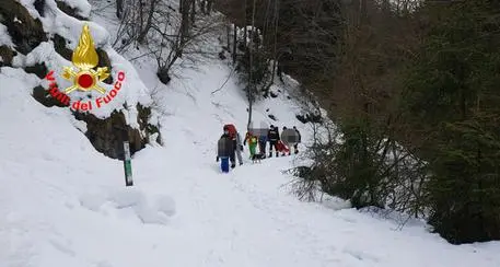 Dramma in montagna, coppia muore finendo in un dirupo davanti alla figlia di 5 anni