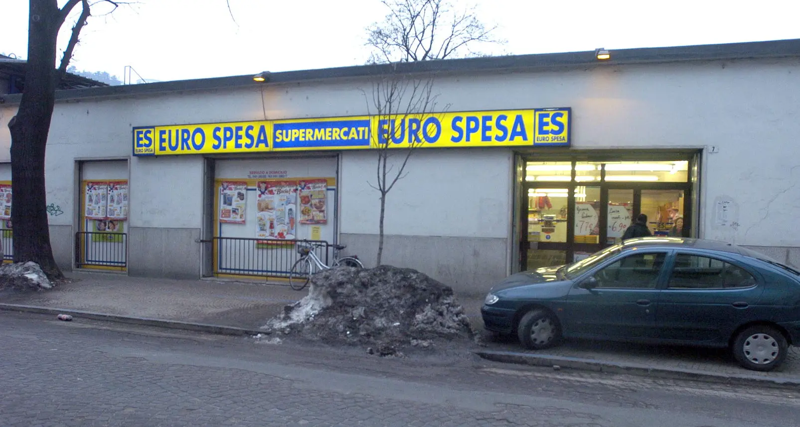 Trento, scambio di droga “in scioltezza” fra gli scaffali del supermercato
