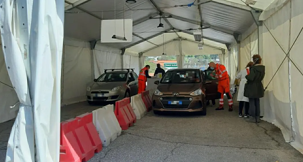 Covid, il “drive through” di Trento si sposta nell'area di San Vincenzo