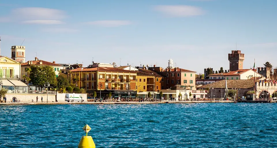 L'ultima area verde in centro a Lazise diventerà un hotel