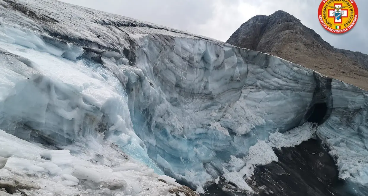 Crolla il ghiacciaio della Marmolada: 6 morti, 9 feriti e 15 dispersi