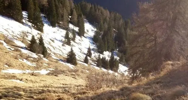 Scivola su un pendio in val di Breguzzo, 70enne muore a tre giorni dall’incidente