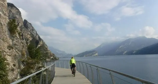 Ciclovia del Garda, esposto per devastazione ambientale