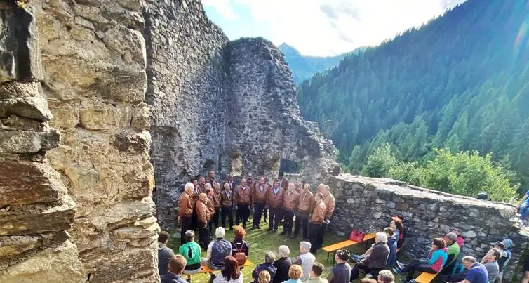 Nei manieri del trentino un’estate di film e musica: parte “DiCastelInCastello”