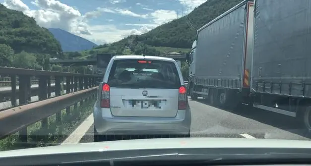 Incidente sull’A22, grave l’autista di un furgone