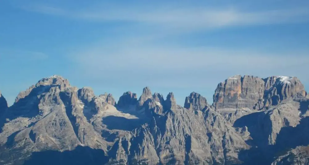 Crolla la roccia sulle Dolomiti di Brenta, nessun ferito