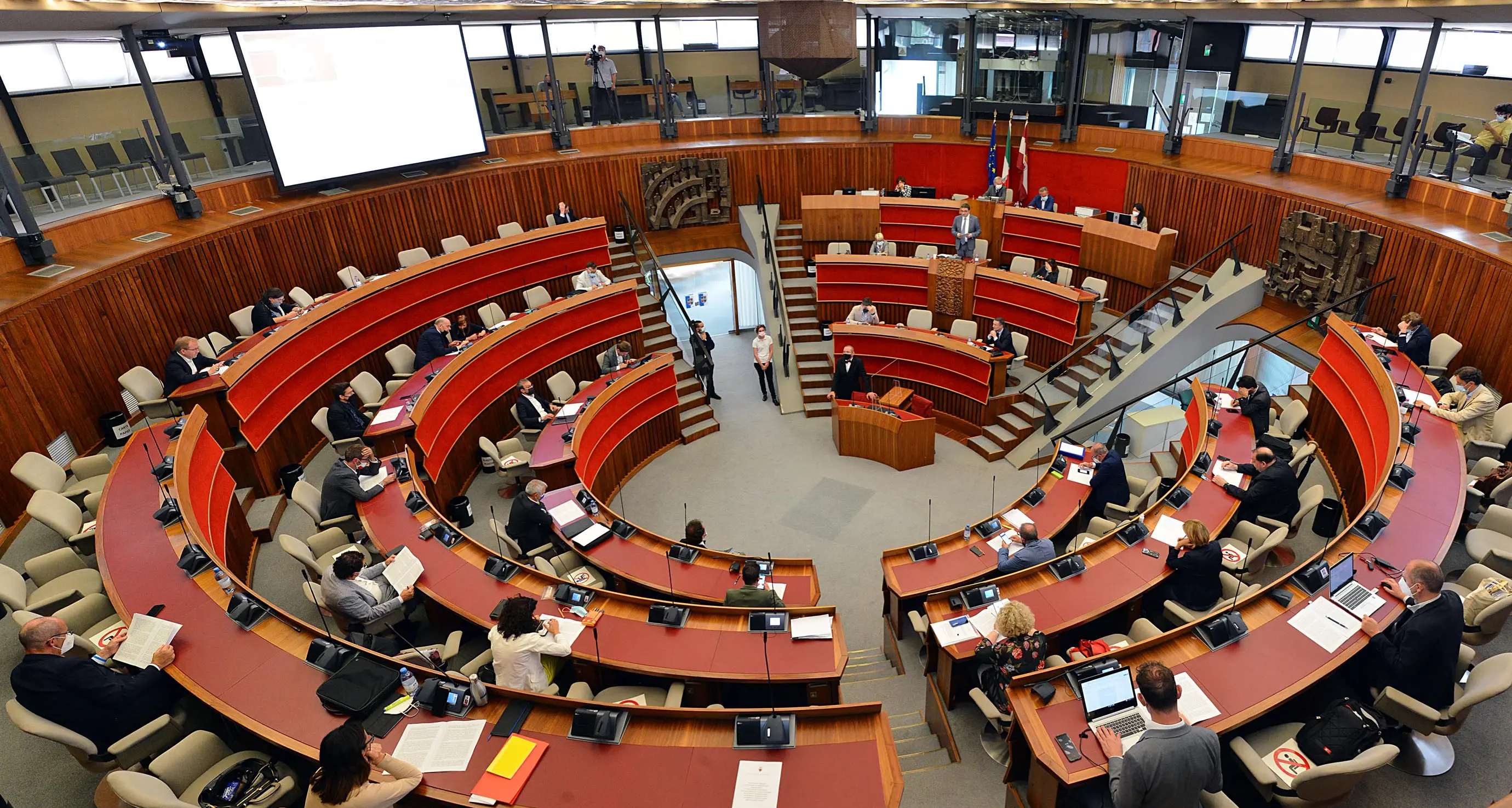 «Gender e tutine per i neonati e non la legge elettorale»: Paccher duro contro le minoranze