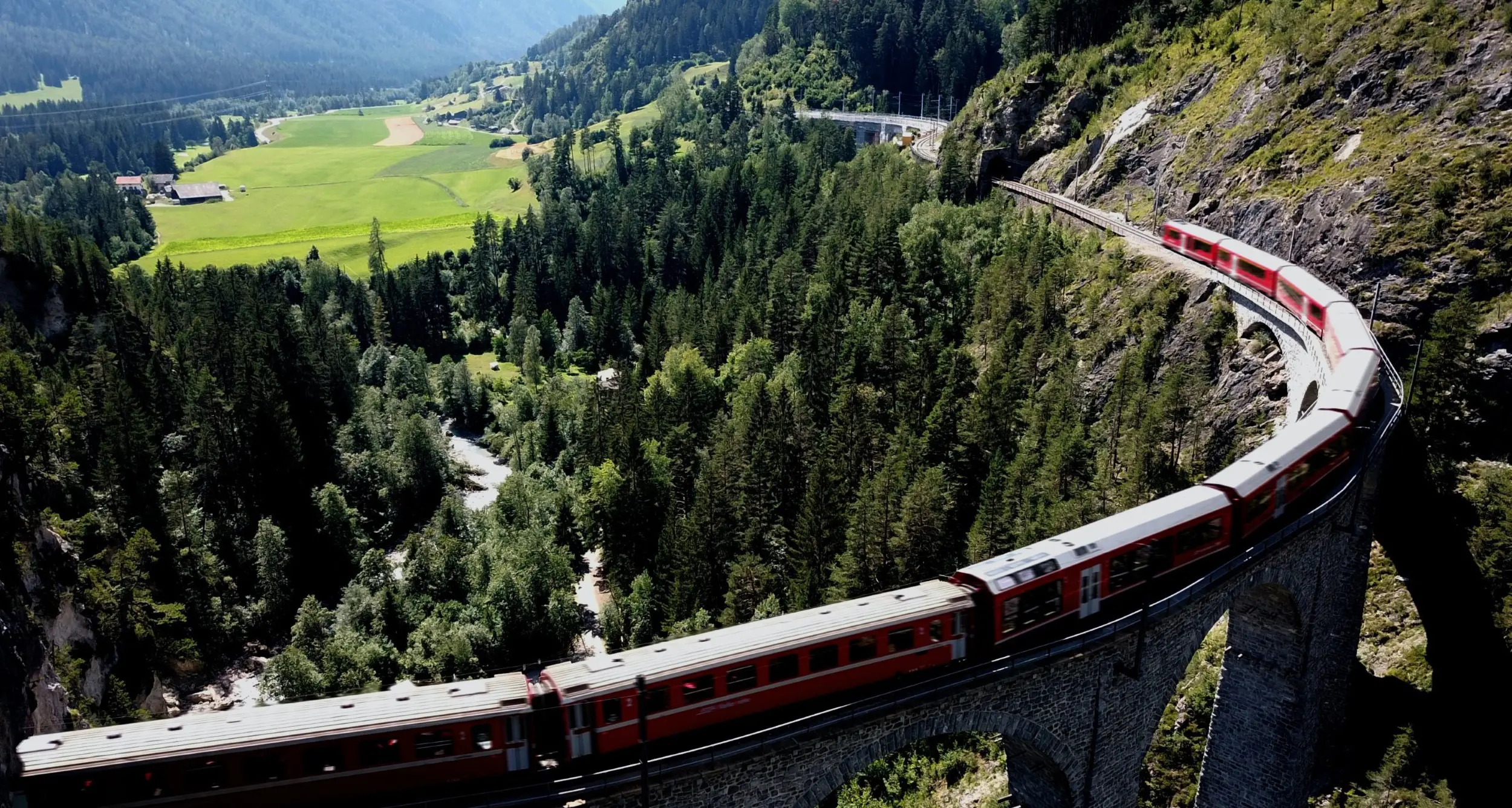 In viaggio sulle Alpi: in palio ci sono “100 biglietti”