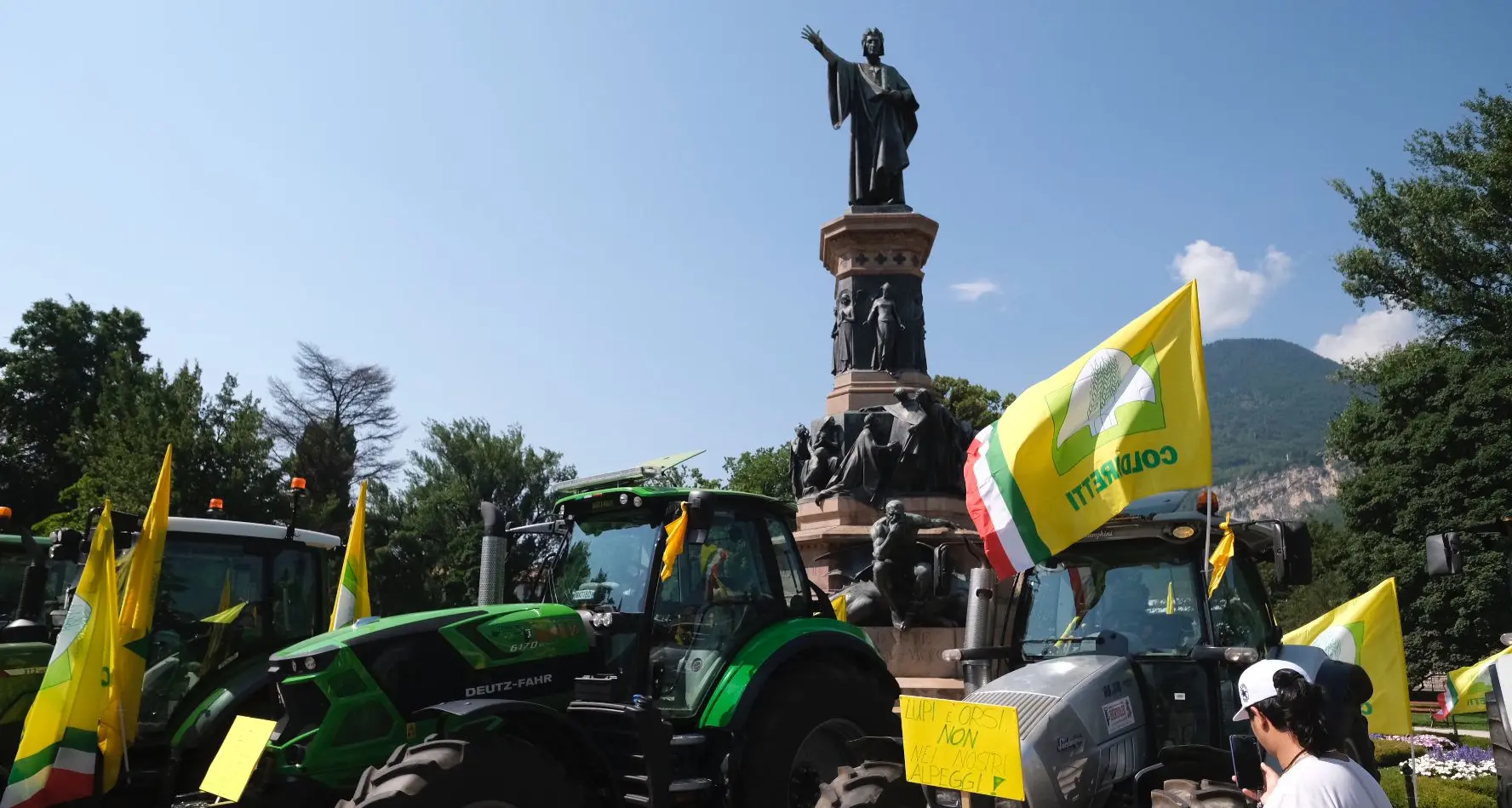 Orsi, ira della Coldiretti: «Prima di sacrificare aree agricole per gli hotel di lusso, garantiamo la sicurezza dei turisti»