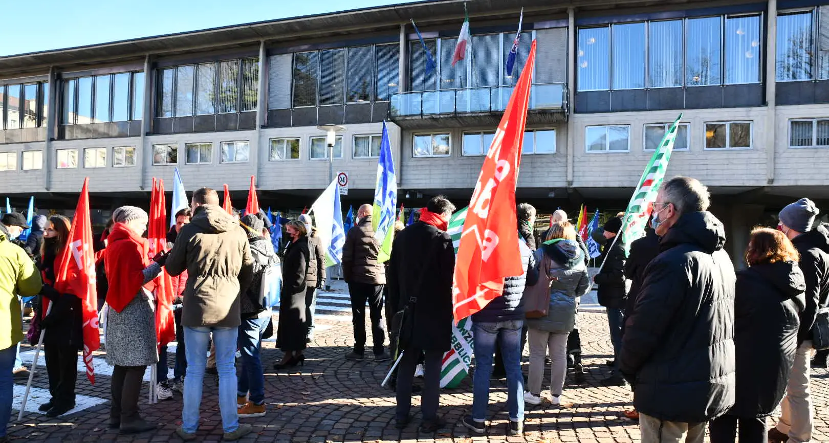 Rinnovo dei contratti per i “pubblici”: la protesta dei sindacati in piazza a Trento